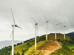 Ενέργεια: Στα 3 δισ. τα deals το 2025- ΑΠΕ, δίκτυα και αποθήκευση οδηγούν το νέο κύμα συναλλαγών